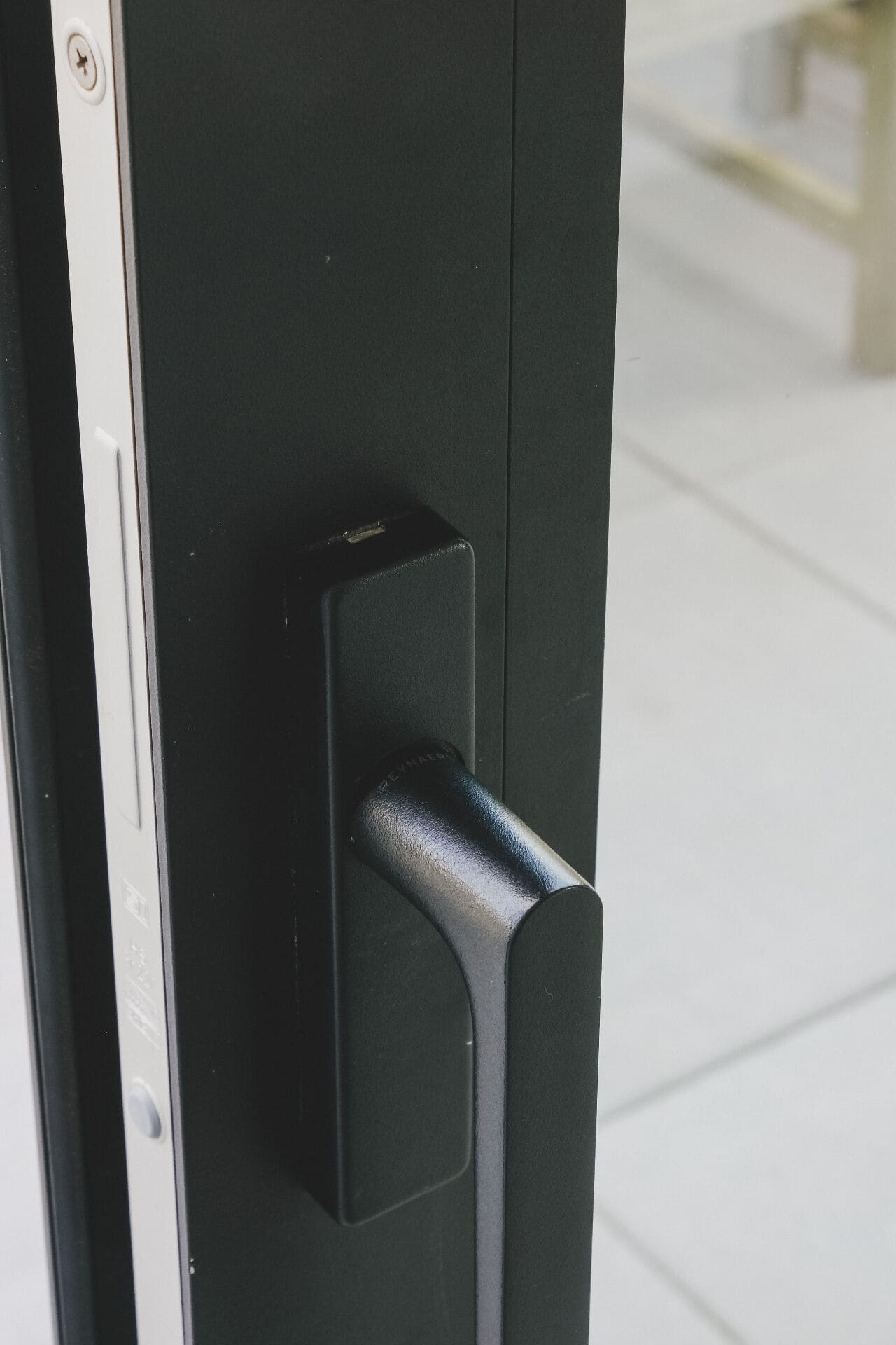 Hefschuiframen in moderne woning